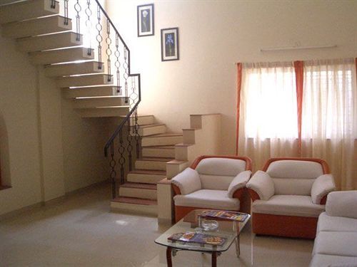 Compact Homes Пюн Екстериор снимка